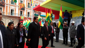 Nicolás Maduro arriba a Bolivia