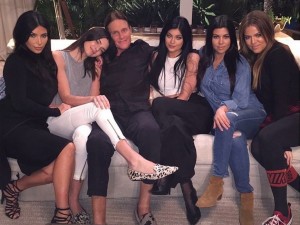 Las Kardashian acompañadas de Bruce Jenner