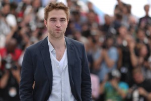 Robert Pattinson tiene menos de un año saliendo con Twigs