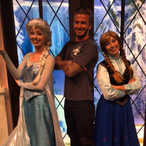 Beckham junto a las princesas de Frozen