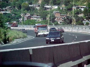 En Caracas se desplazan a diario más de 2 millones de vehículos