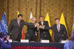 Santos y Maduro se vieron las caras en Quito