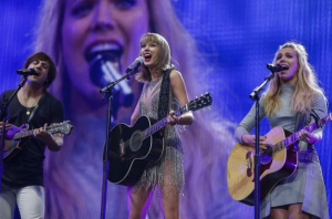 Taylor Swift durante un concierto
