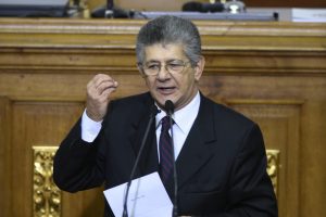 Henry Ramos Allup formuló críticas contra Vladimir Padrino López
