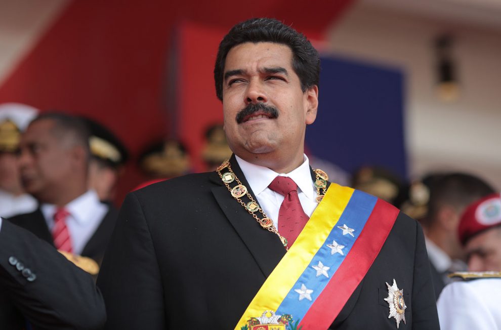 Maduro acusa a la oposición de reclutar a jóvenes “dándoles droga y dinero”