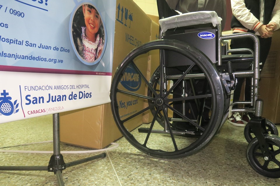 Yammine - Donación Sillas de rueda al Hosiptal San Juan de Dios