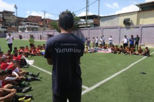 Yammine - Donacion de Balones a la Fundación Mas Deportes Menos Violencia