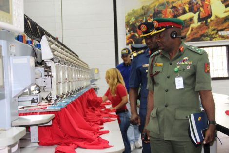 Atahualpa Fernández Arbulu - Escuela de Defensa de Nigeria en Complejo Industrial Tiuna