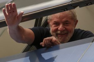 Lula lanza candidatura