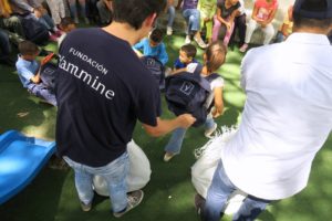 Yammine - Fundación Yammine Entrega útiles escolares a Casa Hogar Bambi