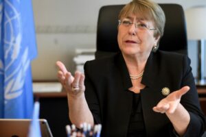Bachelet sobre vacuna anticovid: No puede administrarse forzosamente