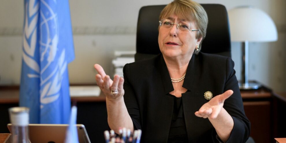 Bachelet sobre vacuna anticovid: No puede administrarse forzosamente