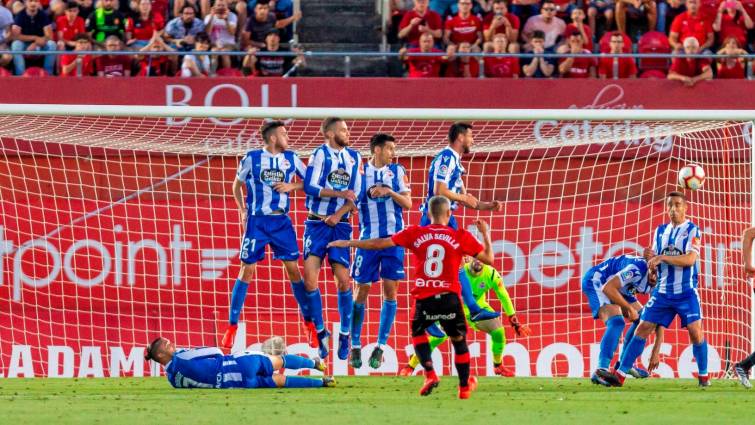 El apoyo incansable de sus aficionados fue determinante en la conquista del ascenso en la noche mágica ante el Deportivo de La Coruña (3-0), y esa masa social sigue inalterable tras agotar los abonos (16.125) fijados por el club.