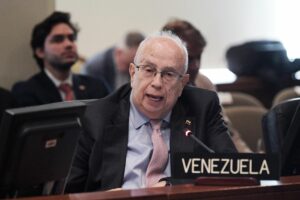 El representante del Gobierno de transición aseguró que Maduro viola el derecho internacional al brindar cobijo a las FARC