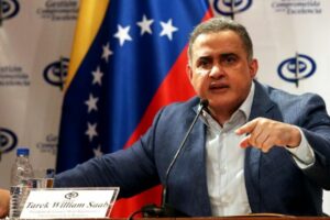El senador colombiano Gustavo Petro se unió a la denuncia realizada por el MP