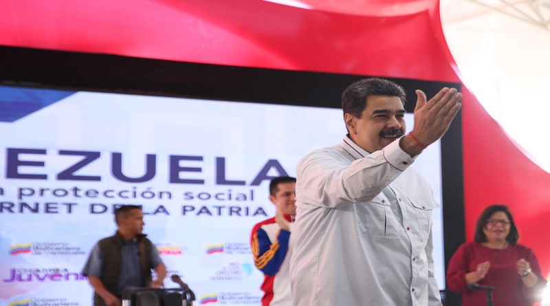 Maduro anuncia tarjeta electrónica para el uso del Petro