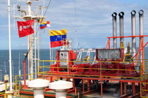 Las ventas petroleras de Venezuela el mes pasado se ubicaron en 379.000 barriles diarios