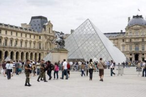 El Louvre cerró sus puertas el 13 de marzo.