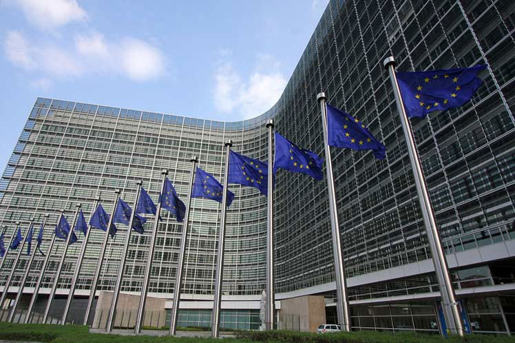 Bruselas busca reducir la desinformación en la Internet