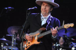 Bob Dylan presentó su nuevo álbum Rough and Rowdy Ways