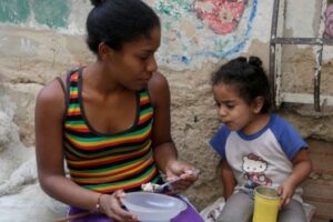 Unicef y la Xunta protegen contra el COVID-19 a 583 familias venezolanas
