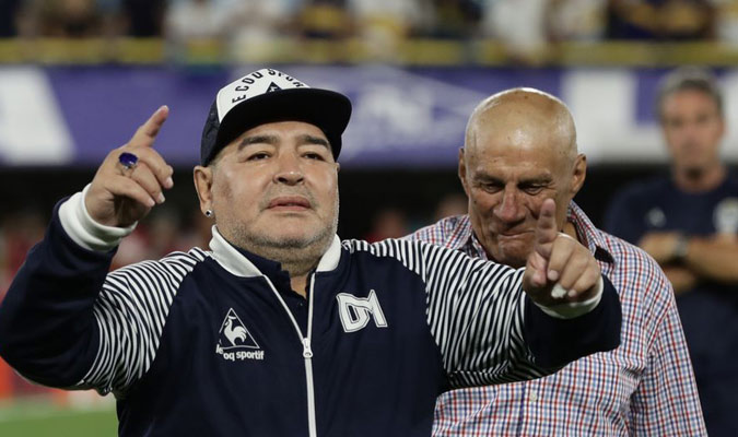 Minutos antes, Maradona había saludado al club por el aniversario número 133 de su fundación.
