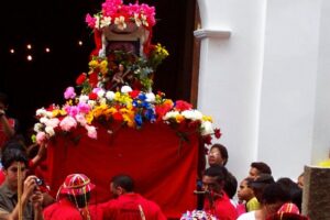 Fiestas de San Juan se llevan a cabo sin respetar el distanciamiento social