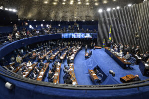 Votaciones del Senado de Brasil aprueba el aplazamiento de elecciones municipales 2020