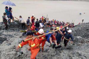 Mueren 113 personas tras un deslizamiento en Birmania