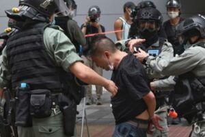 Más de 180 hongkoneses arrestados por rechazar la ley de seguridad nacional