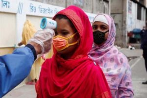 Detienen a trabajadores médicos de Bangladesh por falsificar resultados sobre el Covid-19