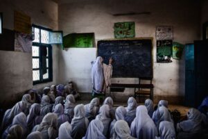 Pakistán dio inicio al nuevo lapso escolar de manera presencial