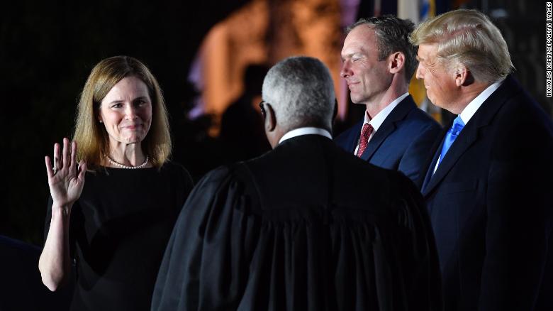 Amy Coney Barrett fue admitida como juez de la Corte Suprema de Estados Unidos
