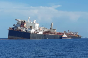Alertan sobre el hundimiento del buque Nabarima en el golfo de Paria