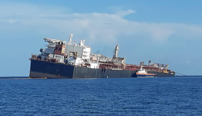 Alertan sobre el hundimiento del buque Nabarima en el golfo de Paria