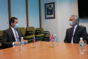 “Productivo encuentro” entre Juan Guaidó y el embajador británico en Venezuela, Andrew Soper