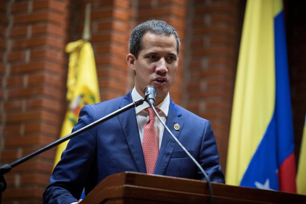 Juan Guaidó ha pensado en el exilio luego de los resultados del 6-D