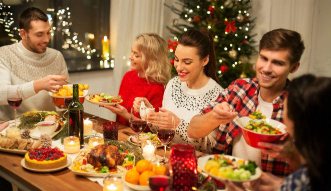 ¡Cuida tu salud de los excesos de comida y bebidas durante estas navidades!