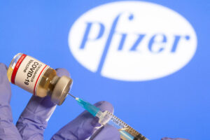Vacuna Pfizer generó alergia a seis voluntarios