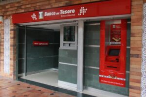 Banco del Tesoro realiza jornada de TDD para pensionados del Ivss