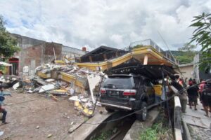 Tragedia en Indonesia tras el sismo de magnitud 6,2 registrado este 15E