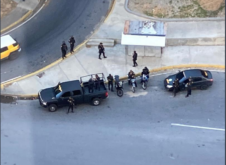 Denuncian presencia policial en las adyacencias de la residencia de Juan Guaidó