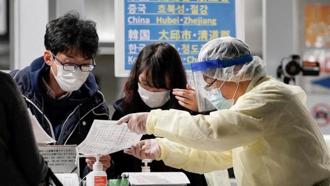 Récord de contagios en Japón lleva al decreto de emergencia sanitaria