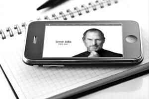 Apple, Steve Jobs.