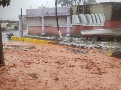 Lluvias registradas el fin de semana afectaron las vías de acceso en eje Picure-Las Salinas en la Guaira
