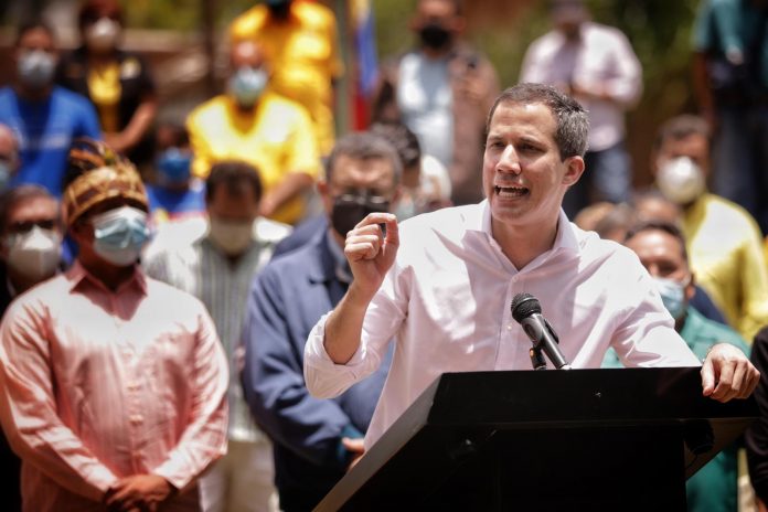 Juan Guaidó llamó a no quebrantar la institucionalidad del gobierno interino