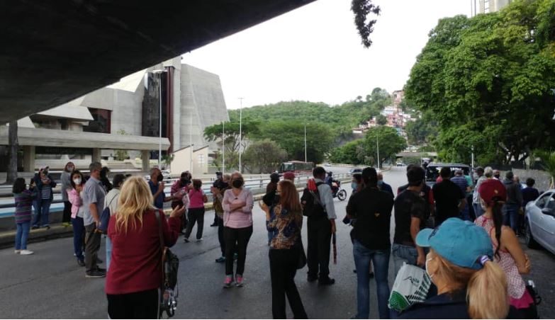 ¿Qué ocurrió con las 500 personas citas para vacunarse en el Hotel Alba Caracas?