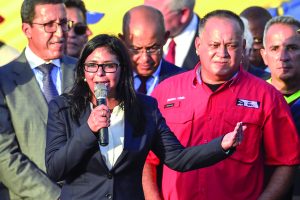 Delcy Rodríguez y Diosdado Cabello continuarán sancionados