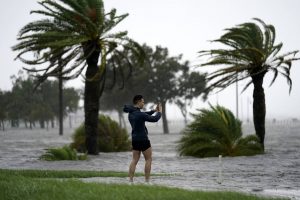 EE.UU. en alerta por el paso del huracán Ida