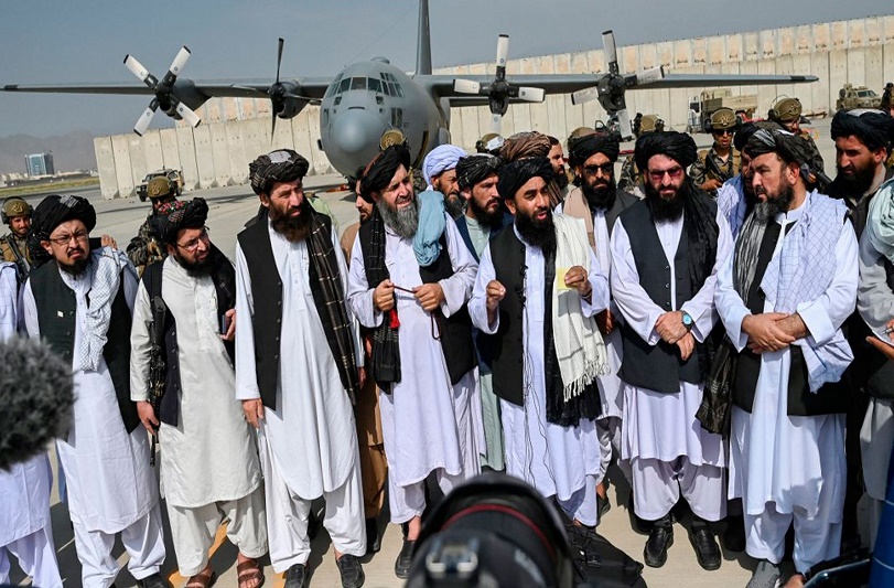 Los talibán se reúnen con el jefe de ACNUR